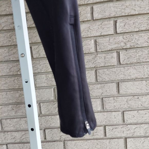 FREE WITH PURCHASE Adidas Black & Pink Response Leggings Medium USED - Picture 11 of 11